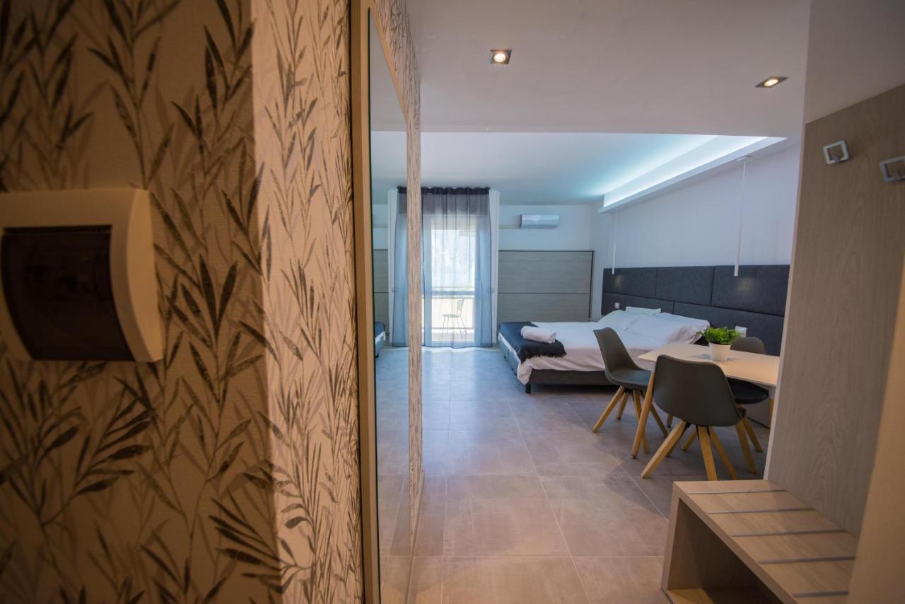 Residence Cristine Riva del Garda Exterior foto
